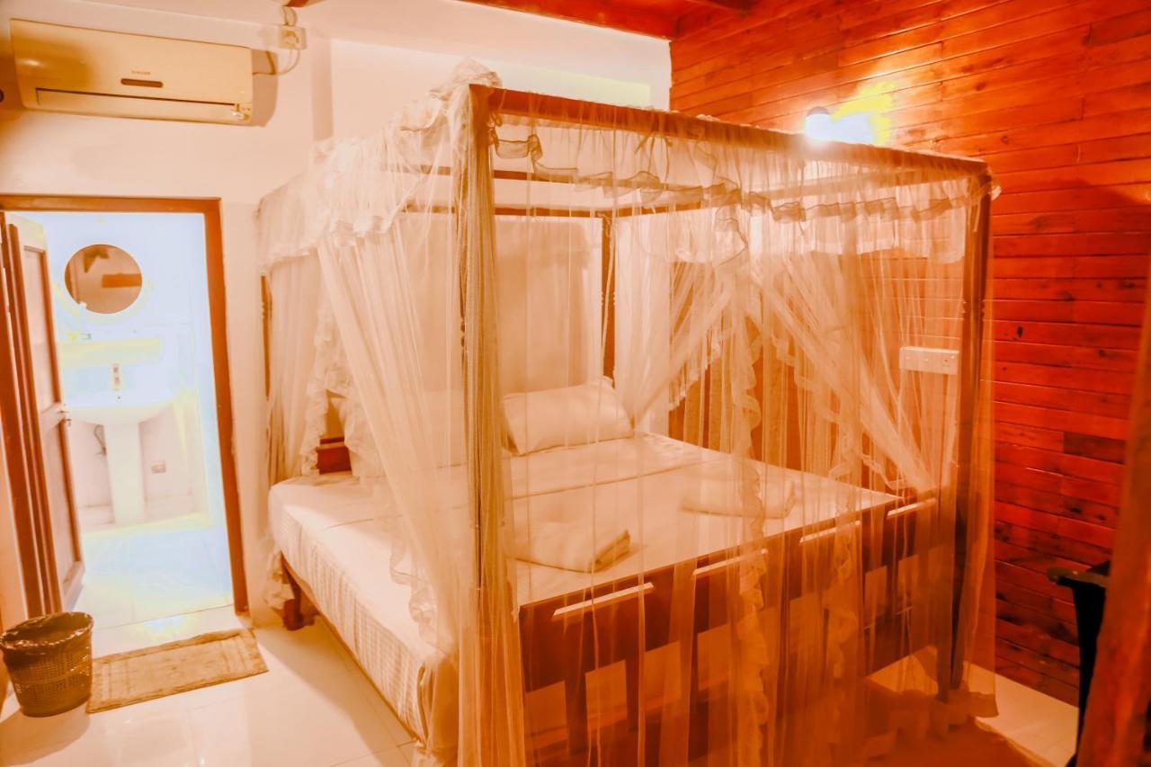 Coral Beach Hotel Mirissa Dış mekan fotoğraf