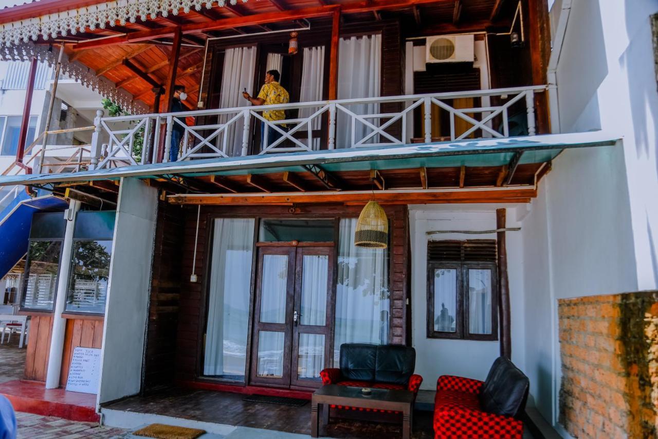 Coral Beach Hotel Mirissa Dış mekan fotoğraf