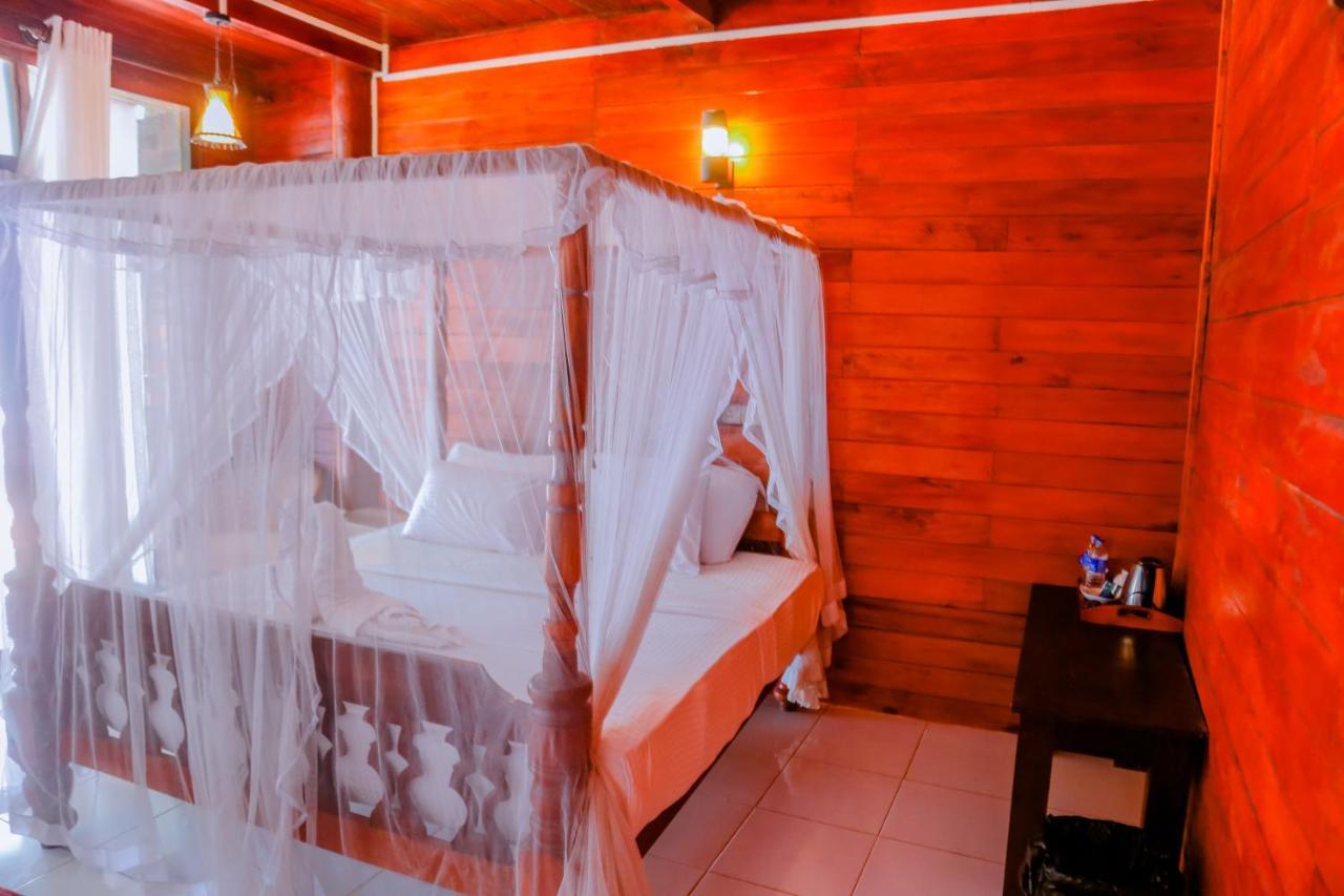 Coral Beach Hotel Mirissa Dış mekan fotoğraf