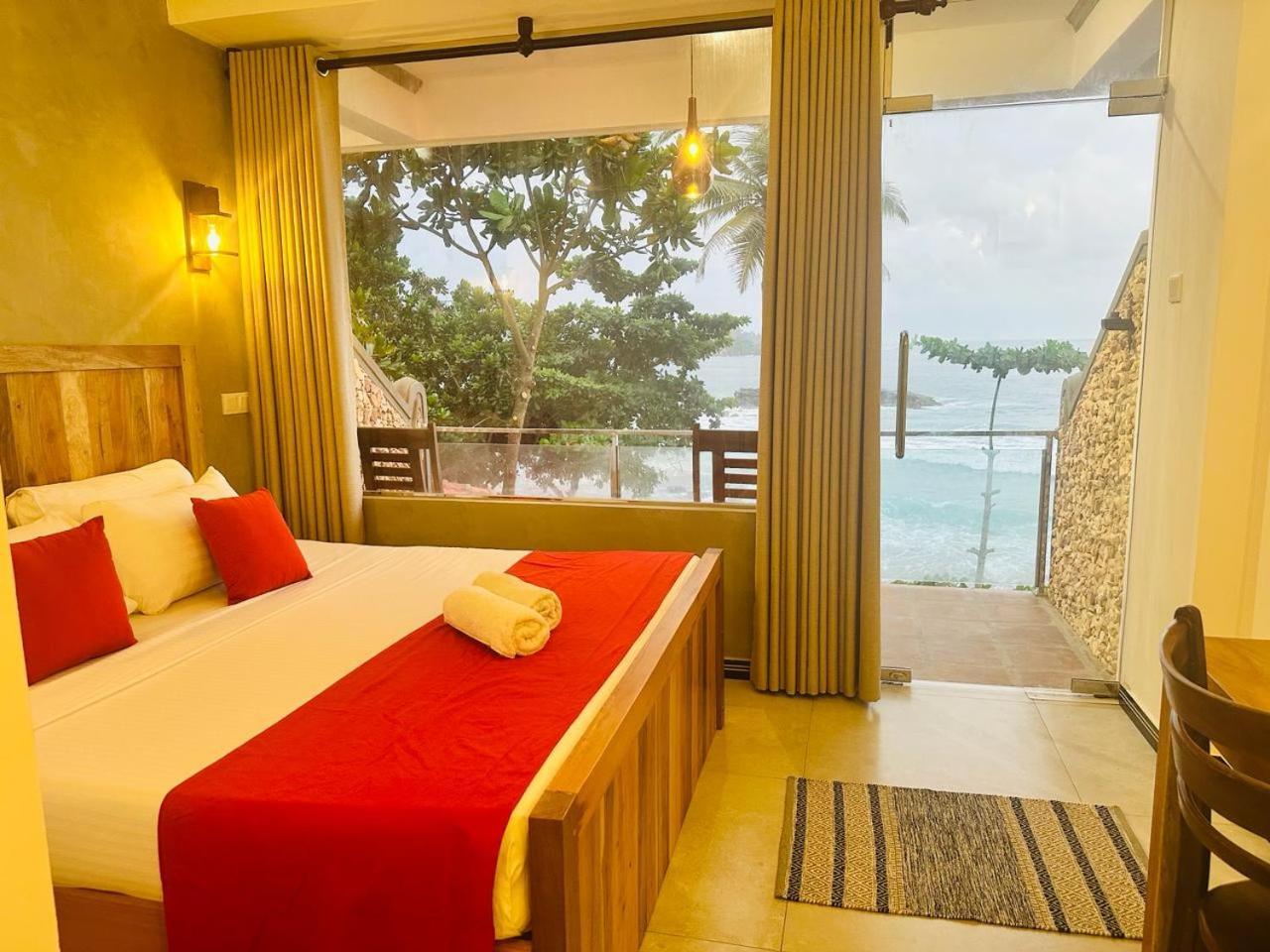 Coral Beach Hotel Mirissa Dış mekan fotoğraf