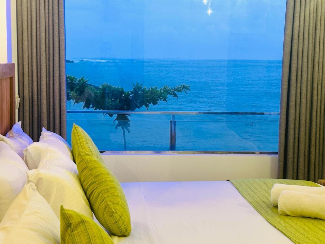 Coral Beach Hotel Mirissa Dış mekan fotoğraf