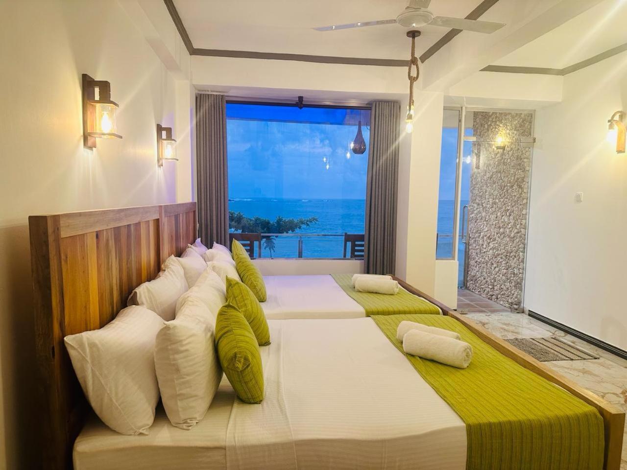 Coral Beach Hotel Mirissa Dış mekan fotoğraf