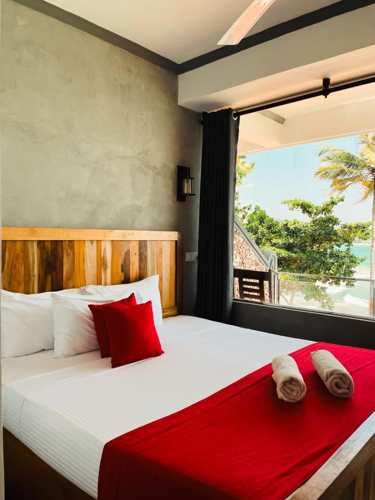 Coral Beach Hotel Mirissa Dış mekan fotoğraf