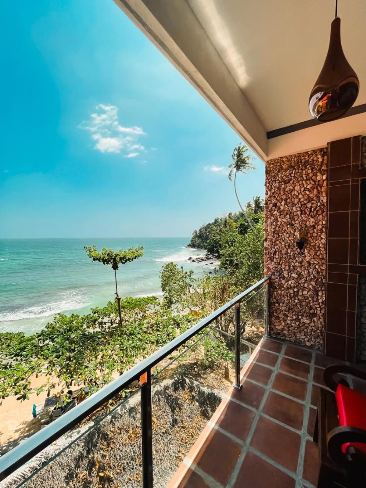 Coral Beach Hotel Mirissa Dış mekan fotoğraf