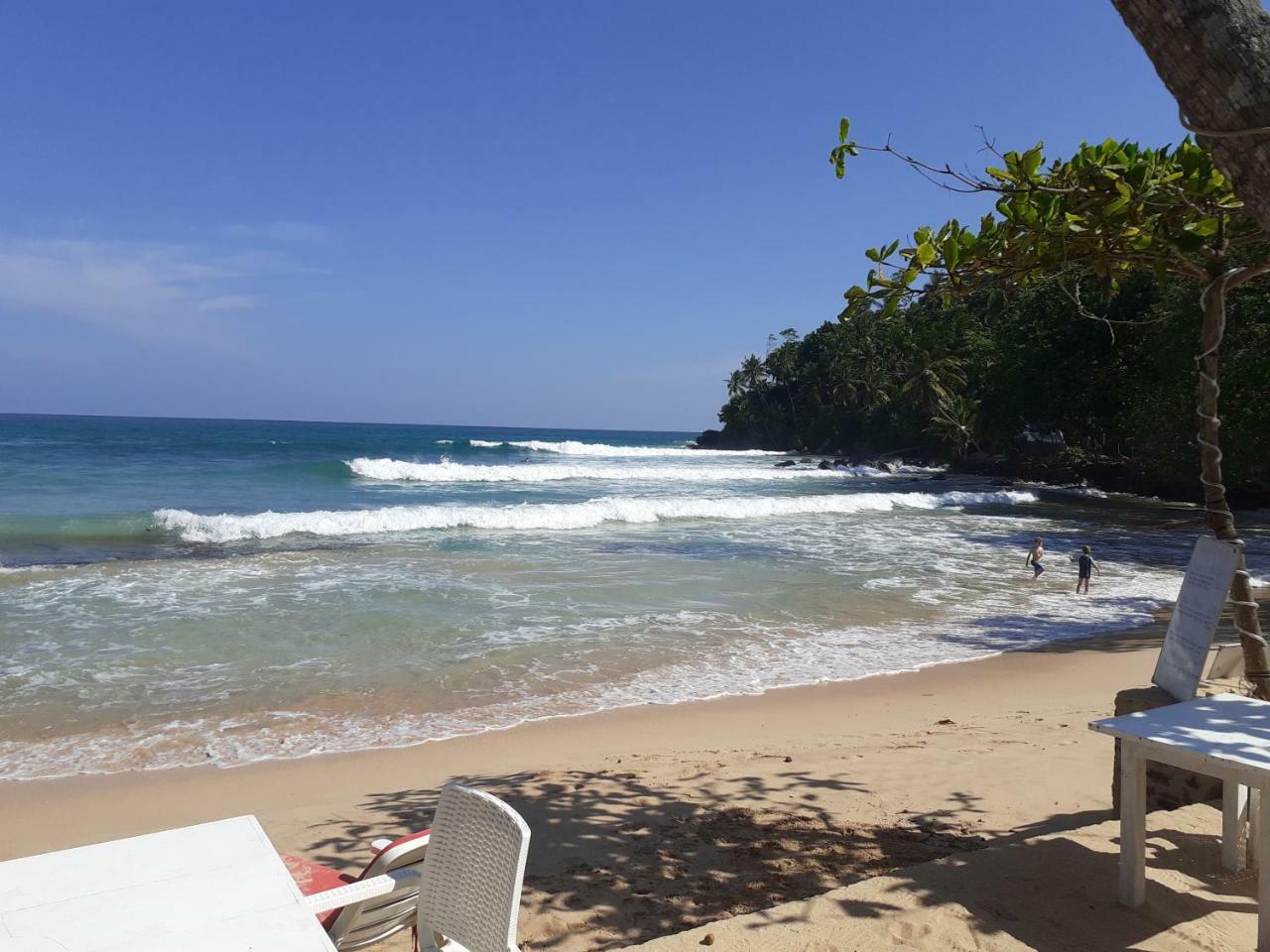 Coral Beach Hotel Mirissa Dış mekan fotoğraf